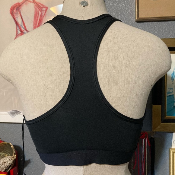 New: Nike Swoosh Sports Bra - Picture 3 of 5